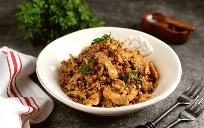 โจ๊กบัควีทกับไก่และพริกหวาน